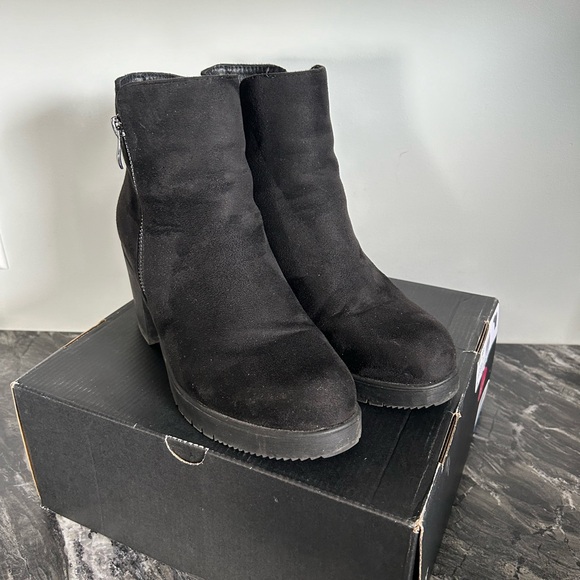 Dream Paris Chunky Heel Ankle Boot - Size 9 - Picture 2 of 15